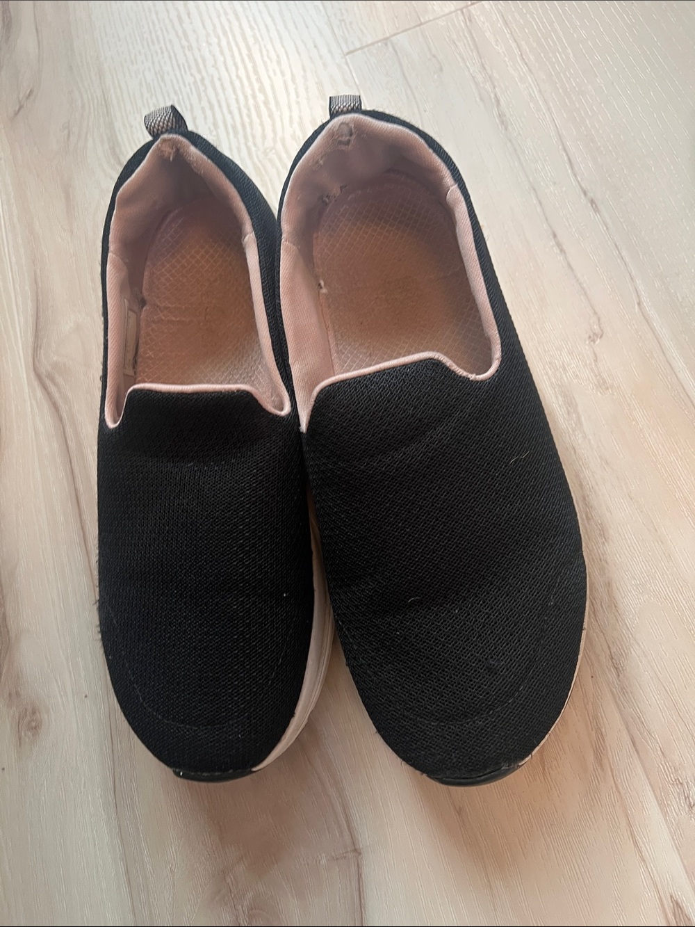 Women Slip-On Knit Sneakers - Black with Light Pink Lining